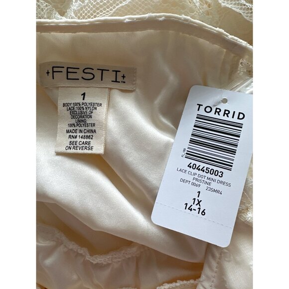 NWT Torrid Festi Lace Dress Cream Clip Dot Mini Belt Ruffles Keyhole Front 1X - Picture 4 of 4